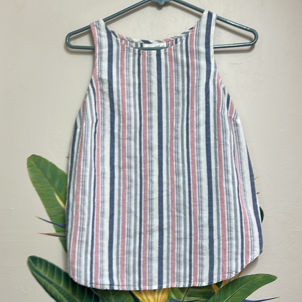 Universal Thread Woman’s Sleeveless Tank Top size small blue, creme, red striped